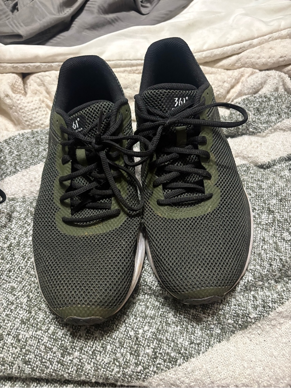 Men’s 361 Olive Green Lightweight training/running Shoes